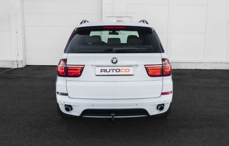 Osta kasutatud BMW X5 2010 värv valge Tallinnas