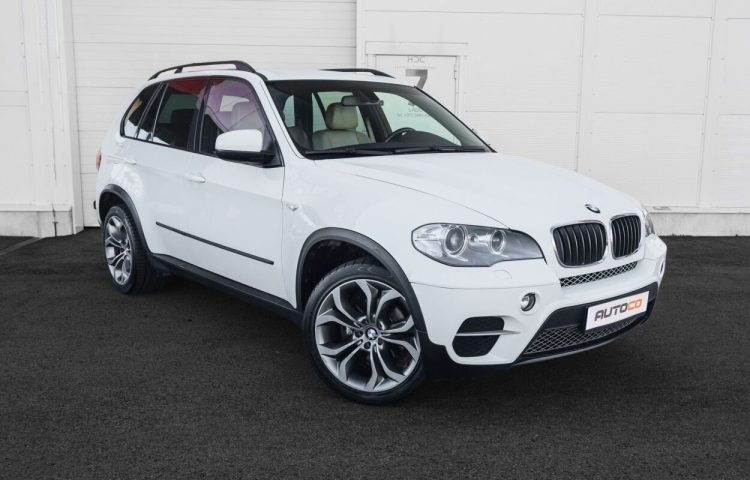 Osta kasutatud BMW X5 2010 värv valge Tallinnas