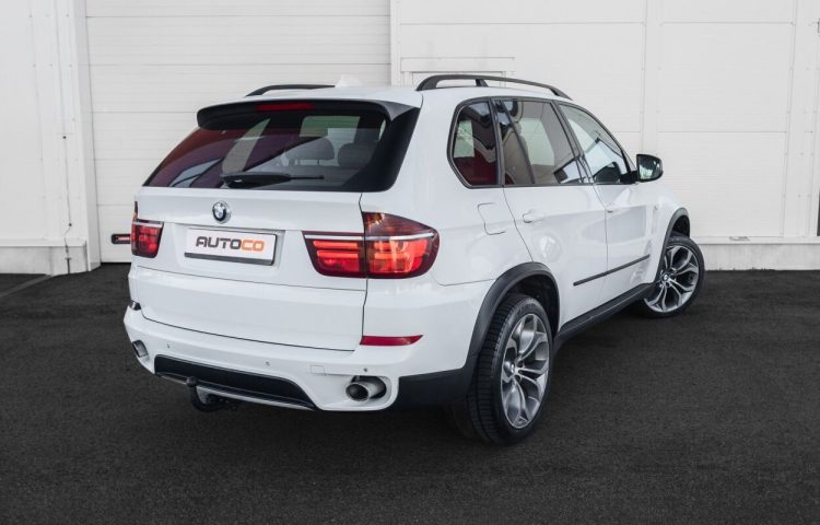 Osta kasutatud BMW X5 2010 värv valge Tallinnas