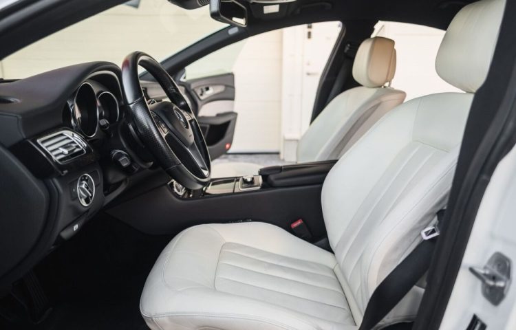 Osta kasutatud Mercedes-Benz CLS-klass: CLS 350 2011 värv valge Tallinnas
