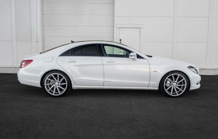 Osta kasutatud Mercedes-Benz CLS-klass: CLS 350 2011 värv valge Tallinnas