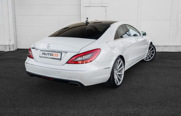 Osta kasutatud Mercedes-Benz CLS-klass: CLS 350 2011 värv valge Tallinnas