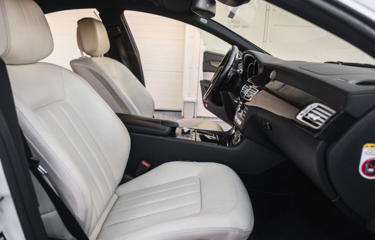 Osta kasutatud Mercedes-Benz CLS-klass: CLS 350 2011 värv valge Tallinnas