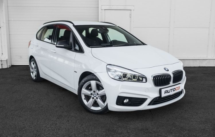 Osta kasutatud BMW 2. seeria: 218 2016 värv valge Tallinnas