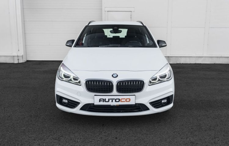 Osta kasutatud BMW 2. seeria: 218 2016 värv valge Tallinnas