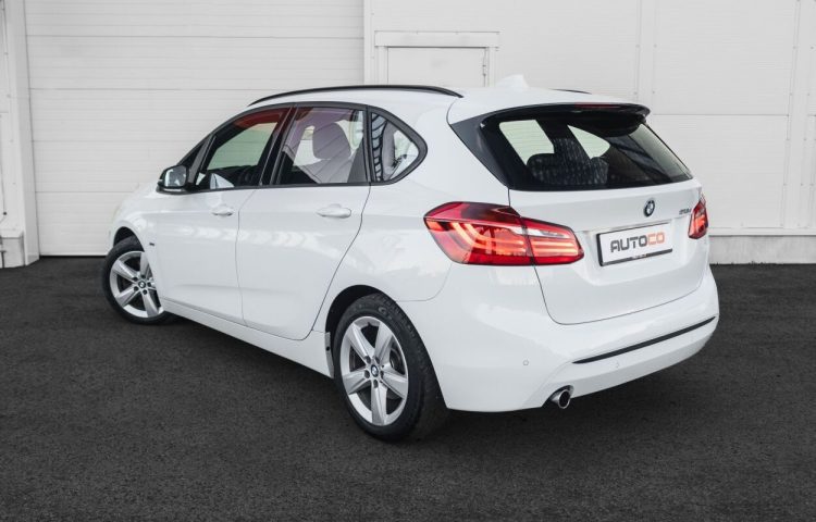 Osta kasutatud BMW 2. seeria: 218 2016 värv valge Tallinnas