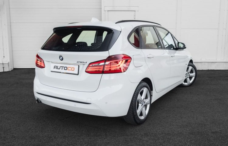 Osta kasutatud BMW 2. seeria: 218 2016 värv valge Tallinnas