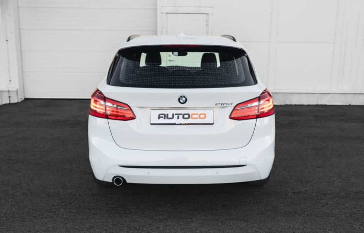 Osta kasutatud BMW 2. seeria: 218 2016 värv valge Tallinnas