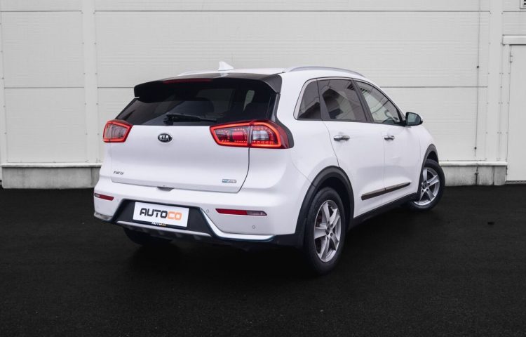 Osta kasutatud Kia Niro 2018 värv valge Tallinnas
