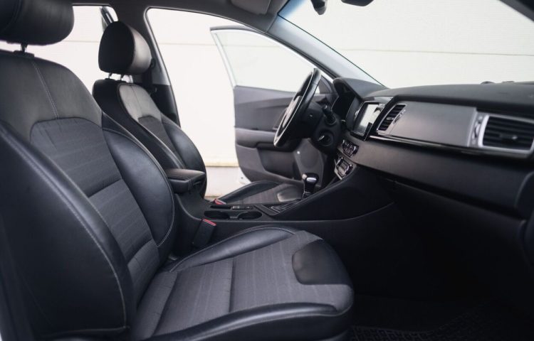 Osta kasutatud Kia Niro 2018 värv valge Tallinnas