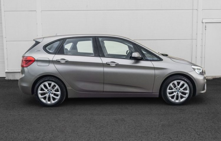 Osta kasutatud BMW 2. seeria: 225 2016 värv beež Tallinnas