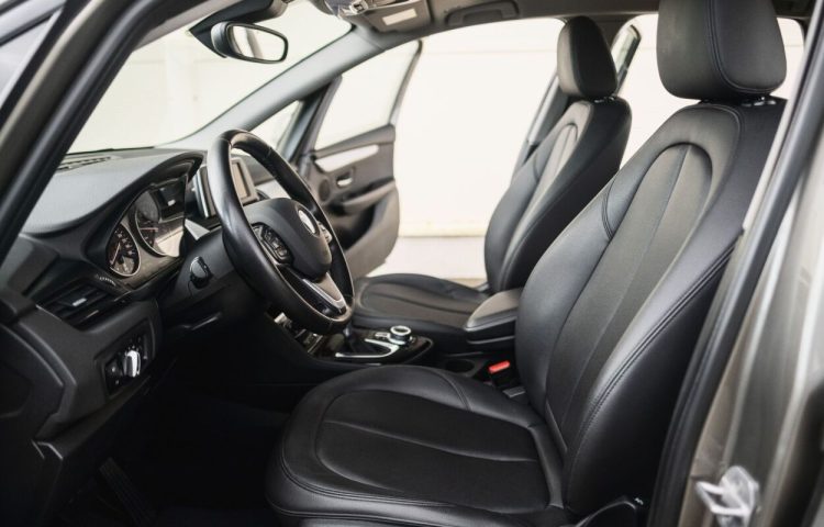 Osta kasutatud BMW 2. seeria: 225 2016 värv beež Tallinnas