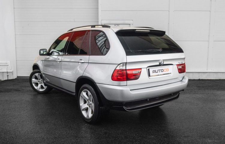 Osta kasutatud BMW X5 2005 värv hõbedane Tallinnas