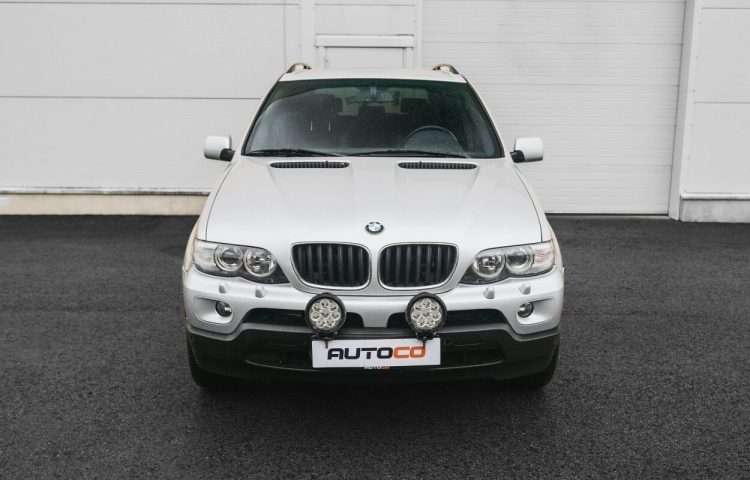 Osta kasutatud BMW X5 2005 värv hõbedane Tallinnas