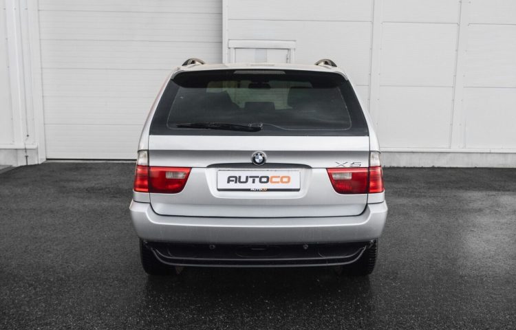 Osta kasutatud BMW X5 2005 värv hõbedane Tallinnas