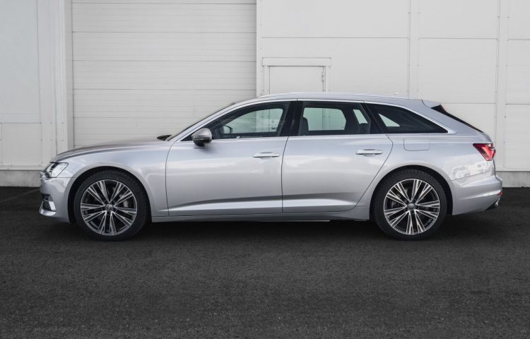 Osta kasutatud Audi A6 2023 värv hõbedane Tallinnas