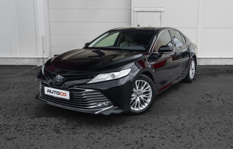 Osta kasutatud Toyota Camry 2020 värv must Tallinnas