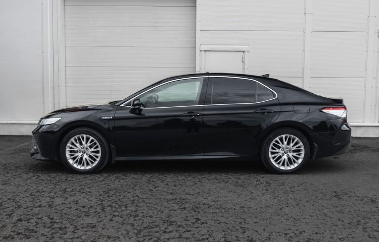 Osta kasutatud Toyota Camry 2020 värv must Tallinnas