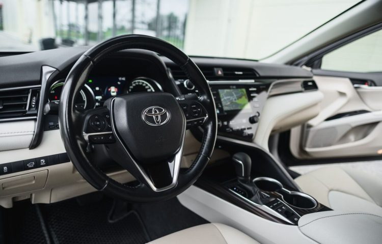 Osta kasutatud Toyota Camry 2020 värv must Tallinnas