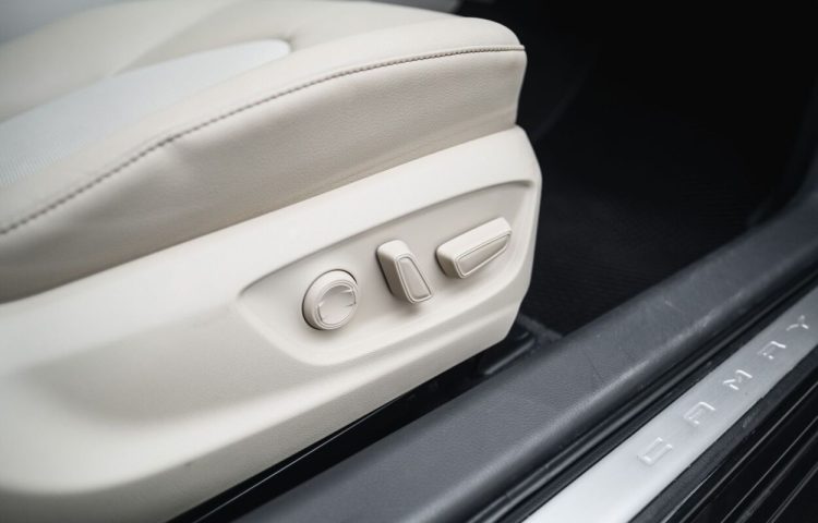 Osta kasutatud Toyota Camry 2020 värv must Tallinnas