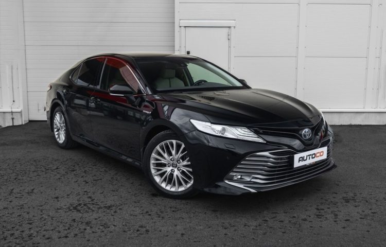 Osta kasutatud Toyota Camry 2020 värv must Tallinnas