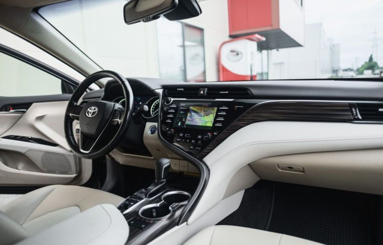 Osta kasutatud Toyota Camry 2020 värv must Tallinnas
