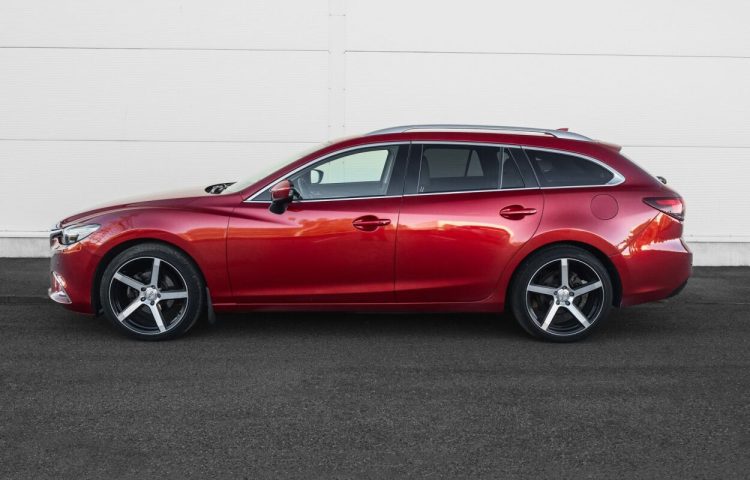 Osta kasutatud Mazda 6 2015 värv punane Tallinnas