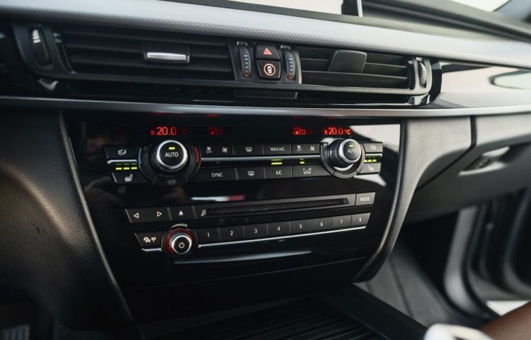 Osta kasutatud BMW X5 2018 värv hall Tallinnas