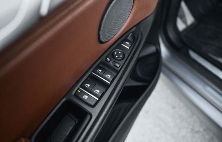 Osta kasutatud BMW X5 2018 värv hall Tallinnas