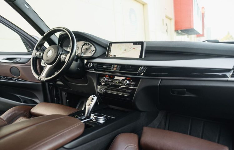 Osta kasutatud BMW X5 2018 värv hall Tallinnas