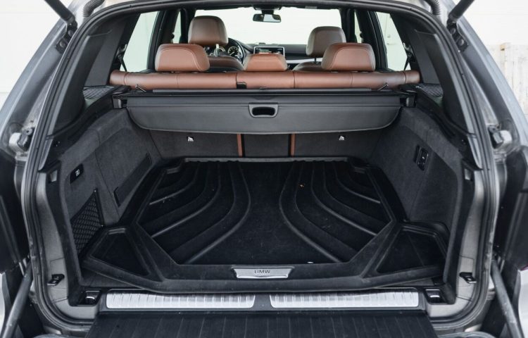 Osta kasutatud BMW X5 2018 värv hall Tallinnas