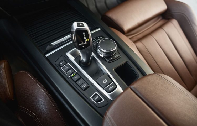 Osta kasutatud BMW X5 2018 värv hall Tallinnas