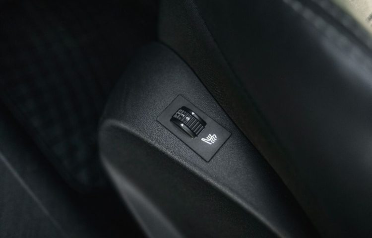 Osta kasutatud Peugeot 2008 2018 värv hall Tallinnas