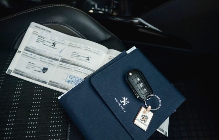 Osta kasutatud Peugeot 2008 2018 värv hall Tallinnas
