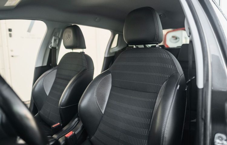 Osta kasutatud Peugeot 2008 2018 värv hall Tallinnas