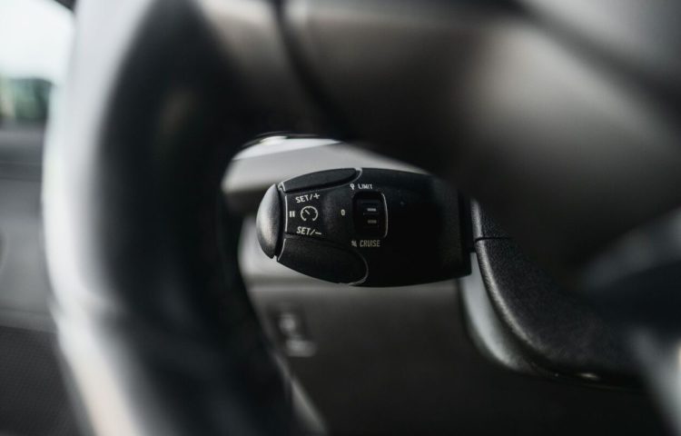Osta kasutatud Peugeot 2008 2018 värv hall Tallinnas
