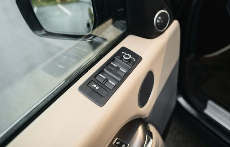 Osta kasutatud Land Rover Range Rover Sport 2016 värv must Tallinnas