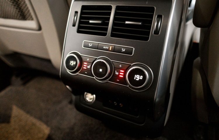 Osta kasutatud Land Rover Range Rover Sport 2016 värv must Tallinnas