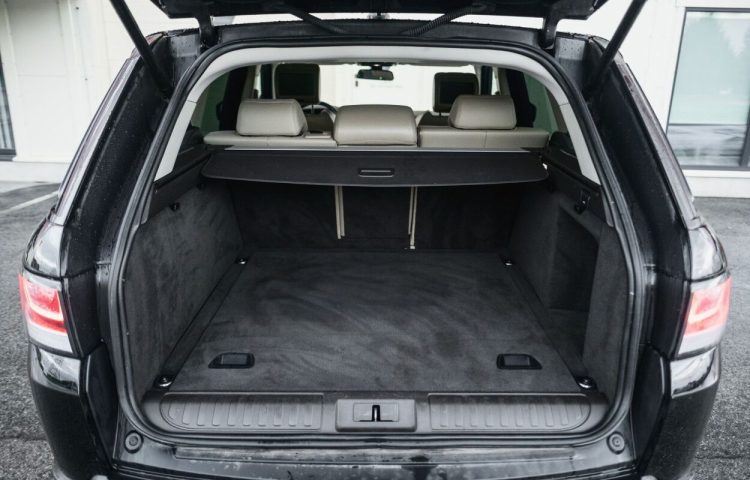 Osta kasutatud Land Rover Range Rover Sport 2016 värv must Tallinnas