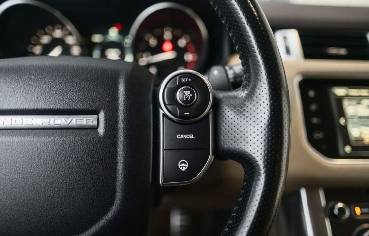 Osta kasutatud Land Rover Range Rover Sport 2016 värv must Tallinnas