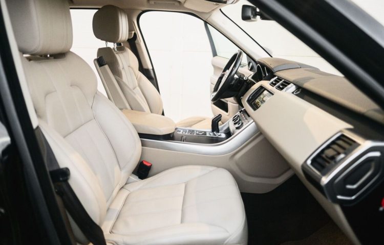 Osta kasutatud Land Rover Range Rover Sport 2016 värv must Tallinnas