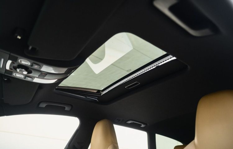 Osta kasutatud Audi A6 2010 värv valge Tallinnas