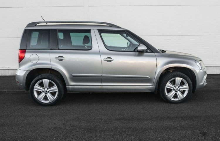 Osta kasutatud Skoda Yeti 2014 värv beež Tallinnas