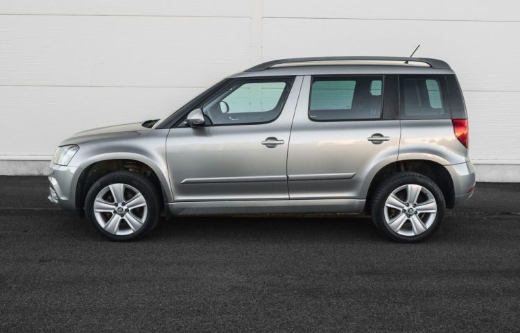 Osta kasutatud Skoda Yeti 2014 värv beež Tallinnas