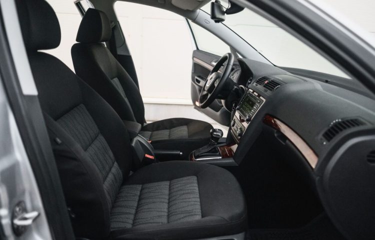 Osta kasutatud Skoda Octavia 2011 värv hõbedane Tallinnas