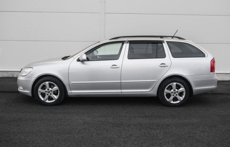 Osta kasutatud Skoda Octavia 2011 värv hõbedane Tallinnas