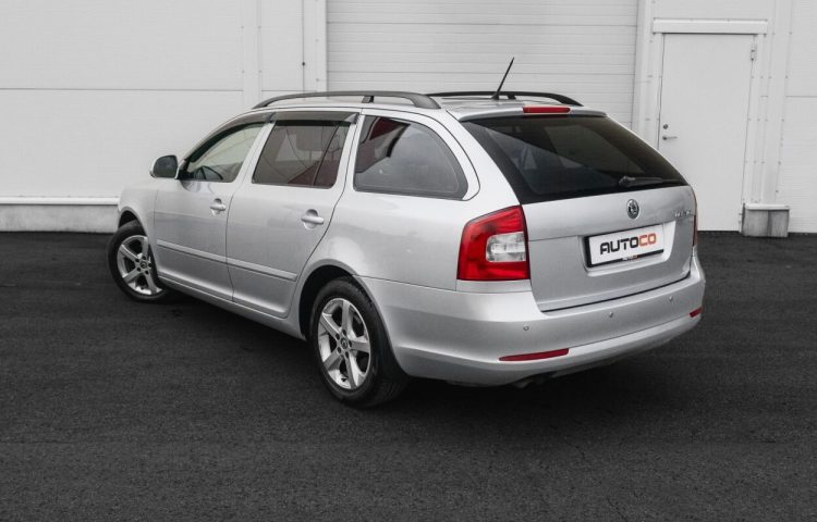 Osta kasutatud Skoda Octavia 2011 värv hõbedane Tallinnas