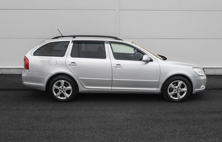Osta kasutatud Skoda Octavia 2011 värv hõbedane Tallinnas
