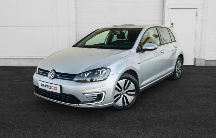 Osta kasutatud Volkswagen Golf 2015 värv hõbedane Tallinnas