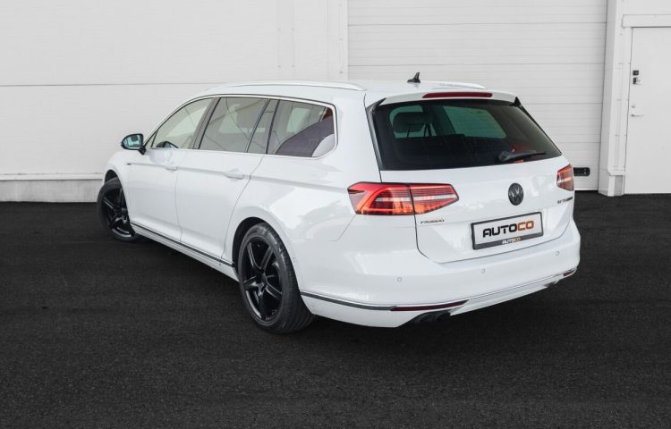 Osta kasutatud Volkswagen Passat Variant Highline 4Motion 2015 värv valge Tallinnas